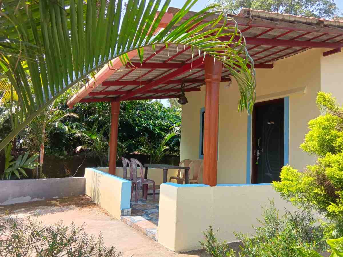 Cottage exterior view 6