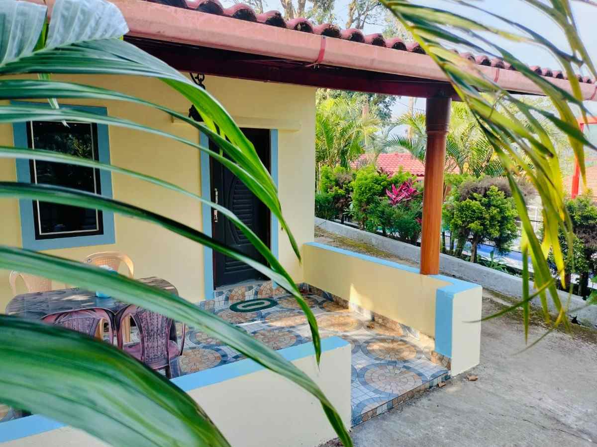 Cottage exterior view 9